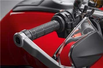 DUCATI HEATED PLUG-&-PLAY HANDGRIPS.