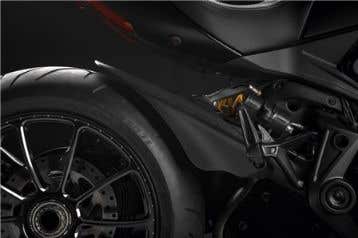 DUCATI CARBON REAR MUDGUARD.