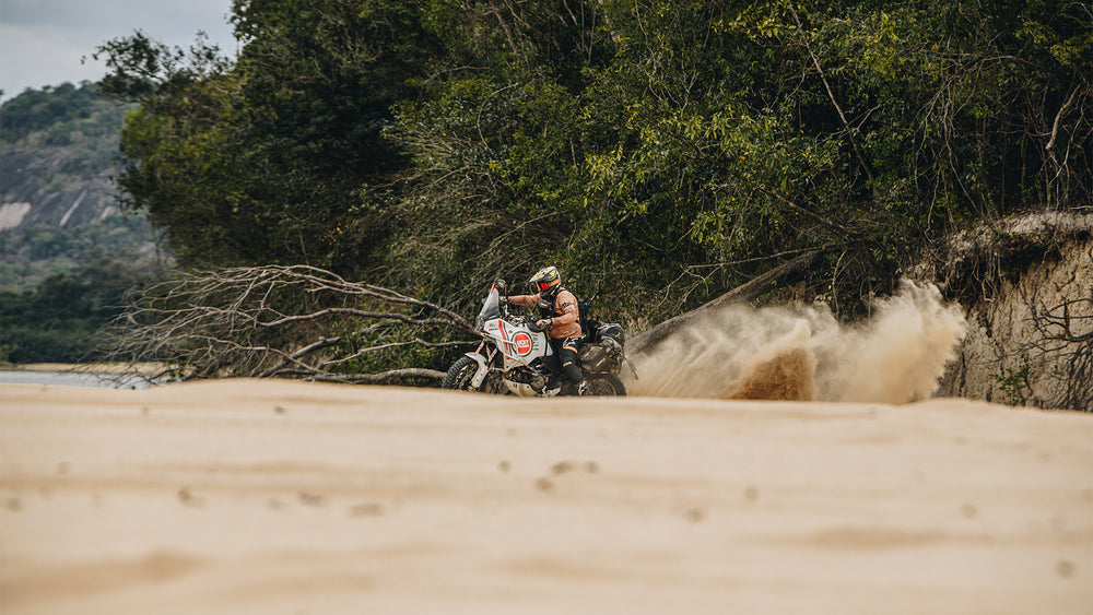 On the roads of ancestral Colombia