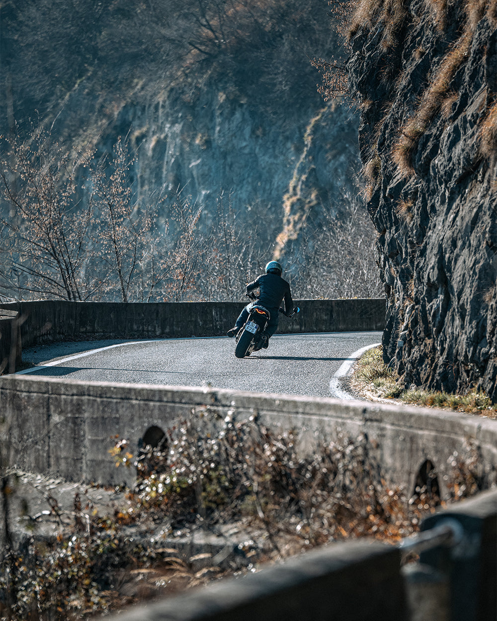 On the roads of ancestral Colombia