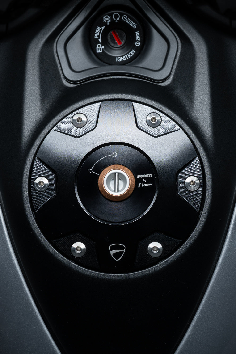 The Ducati Formula 73 with Nick Selleck complete the un-Finkeable